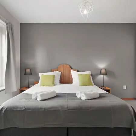 Landal Kasteeldomein De Cauberg Otel *