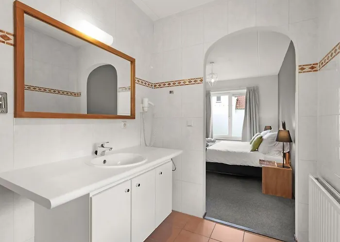 Landal Kasteeldomein De Cauberg فندق