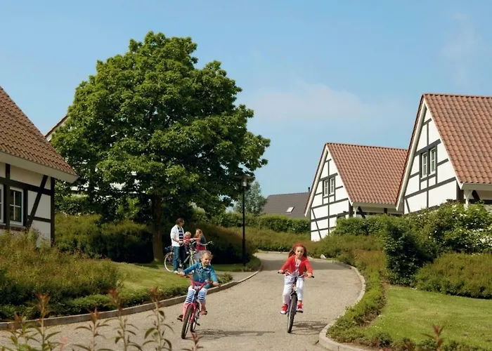 Landal Kasteeldomein De Cauberg فندق *