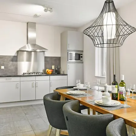 Landal Kasteeldomein De Cauberg * 팔켄뷔르흐안더횔