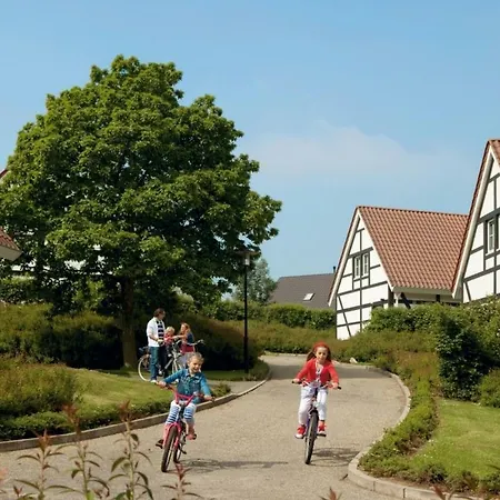 Landal Kasteeldomein De Cauberg 호텔 *
