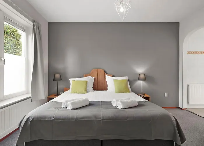 Landal Kasteeldomein De Cauberg Hotel *